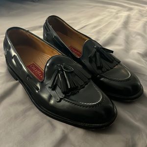 Cole Haan City size 10 M tassle loafers in Black. Gently worn